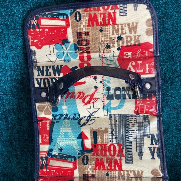 Gallery Design Hanging Travel Makeup/Toiletry Bag - Picture 2 of 6